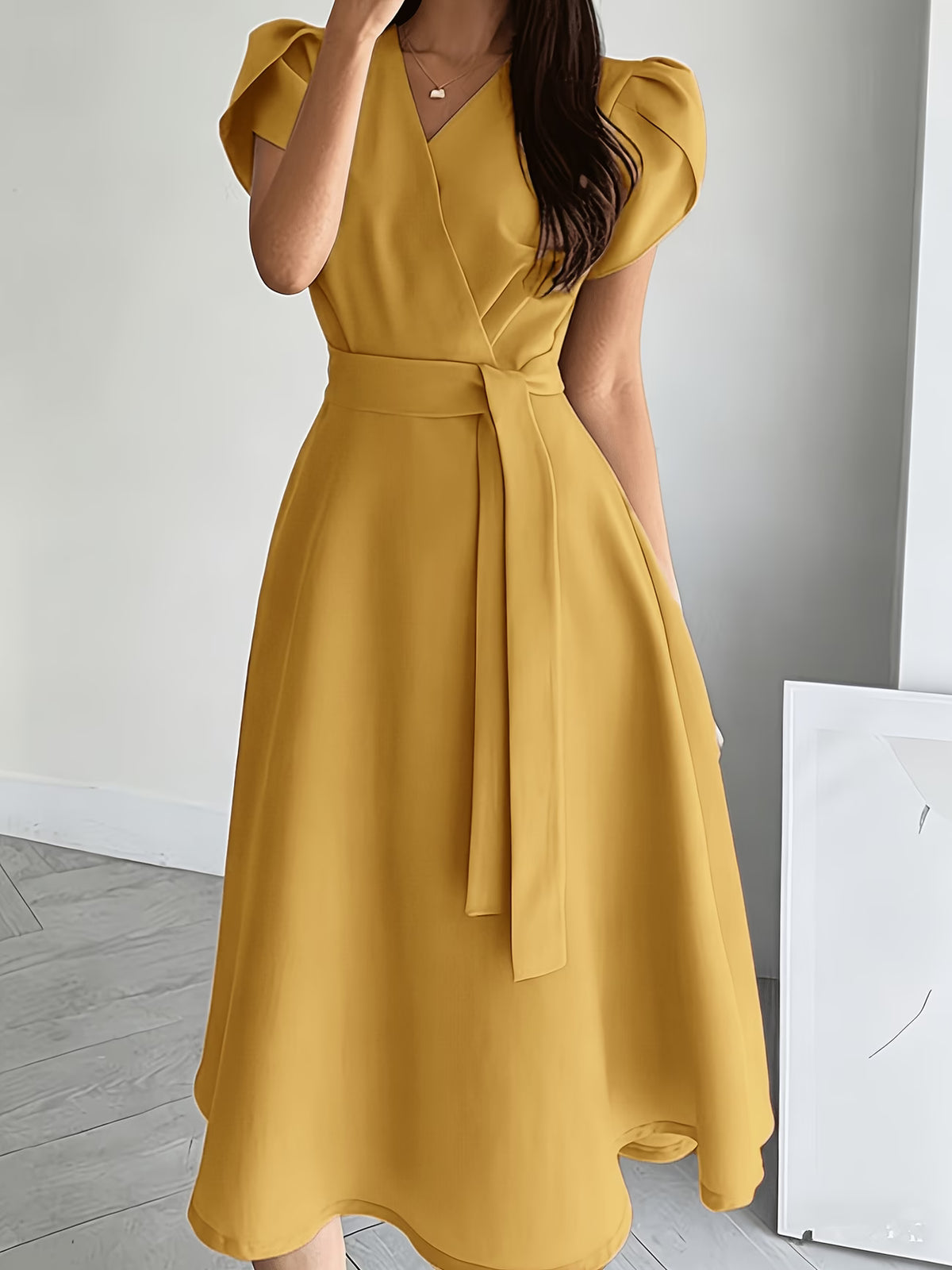 Women's Elegant Midi Dress with Balloon Sleeves and Belt